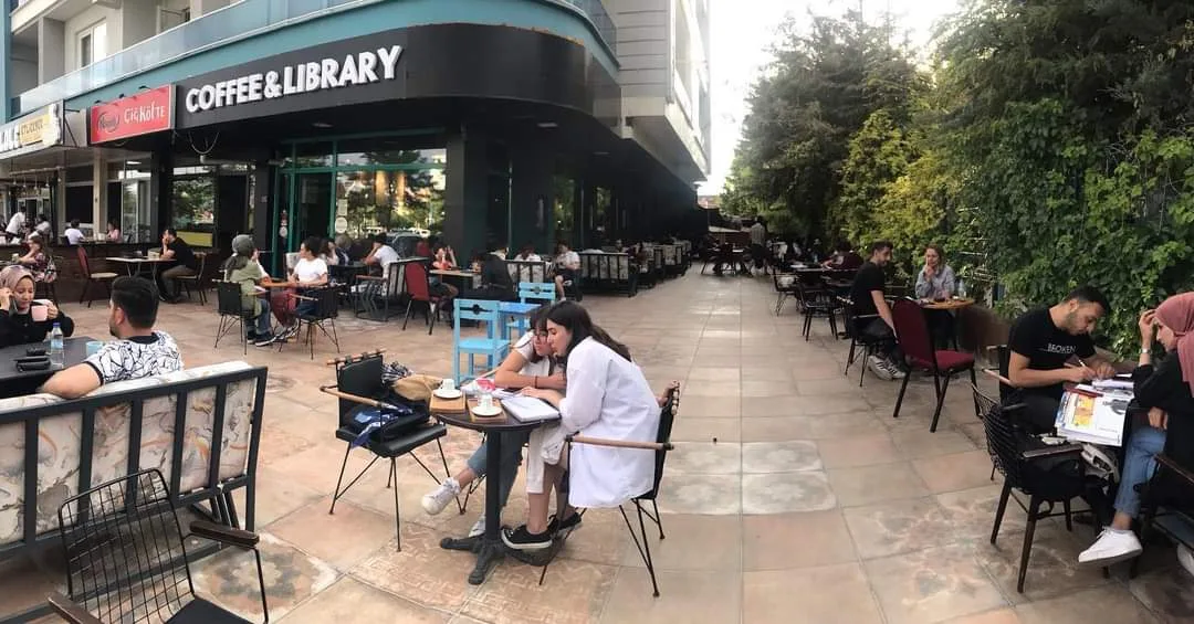 Coffee&Library (Japon Parkı Şube)