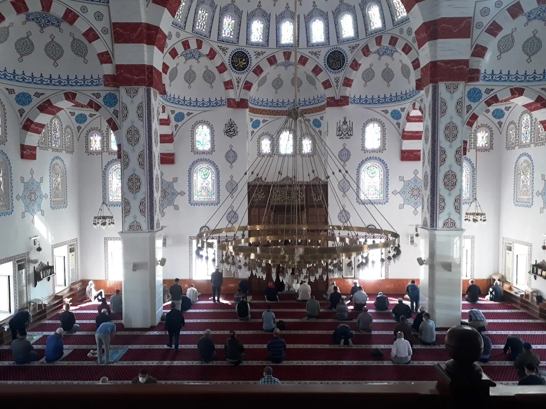 Hacı Hasan ve Saliha Akgül Cami