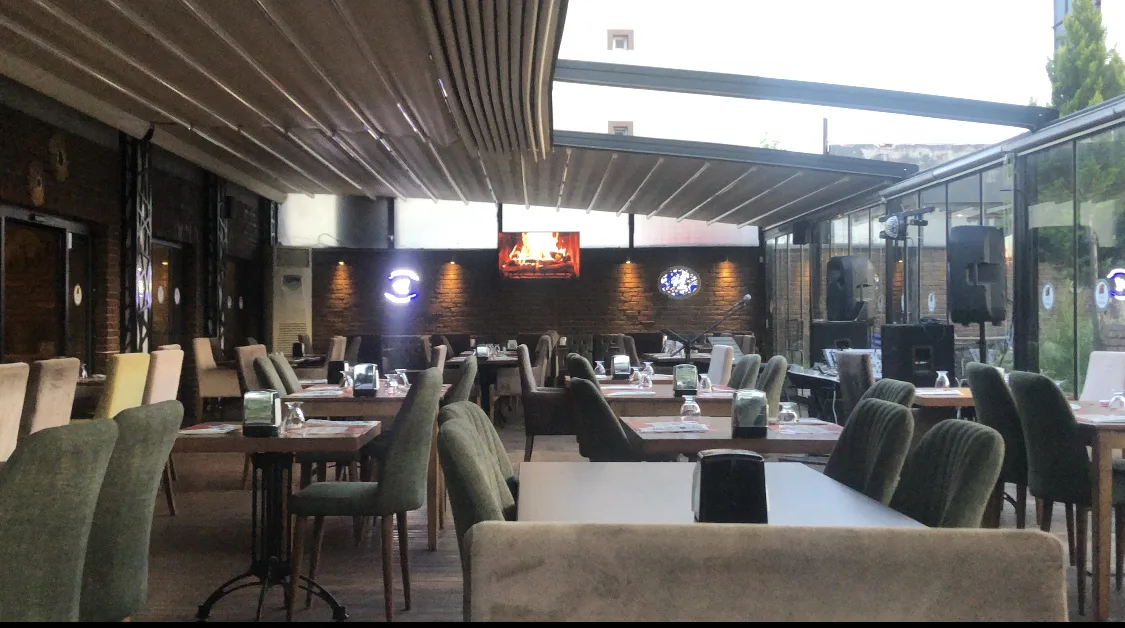 CafeMiz Restaurant Bar Lounge