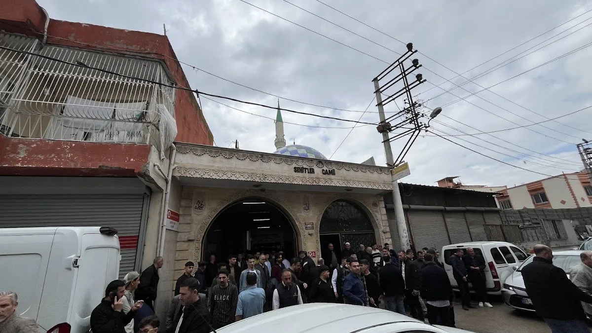 Şehitler Camii
