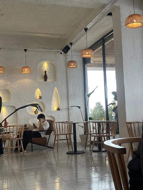Fenny Coffee & Bakery