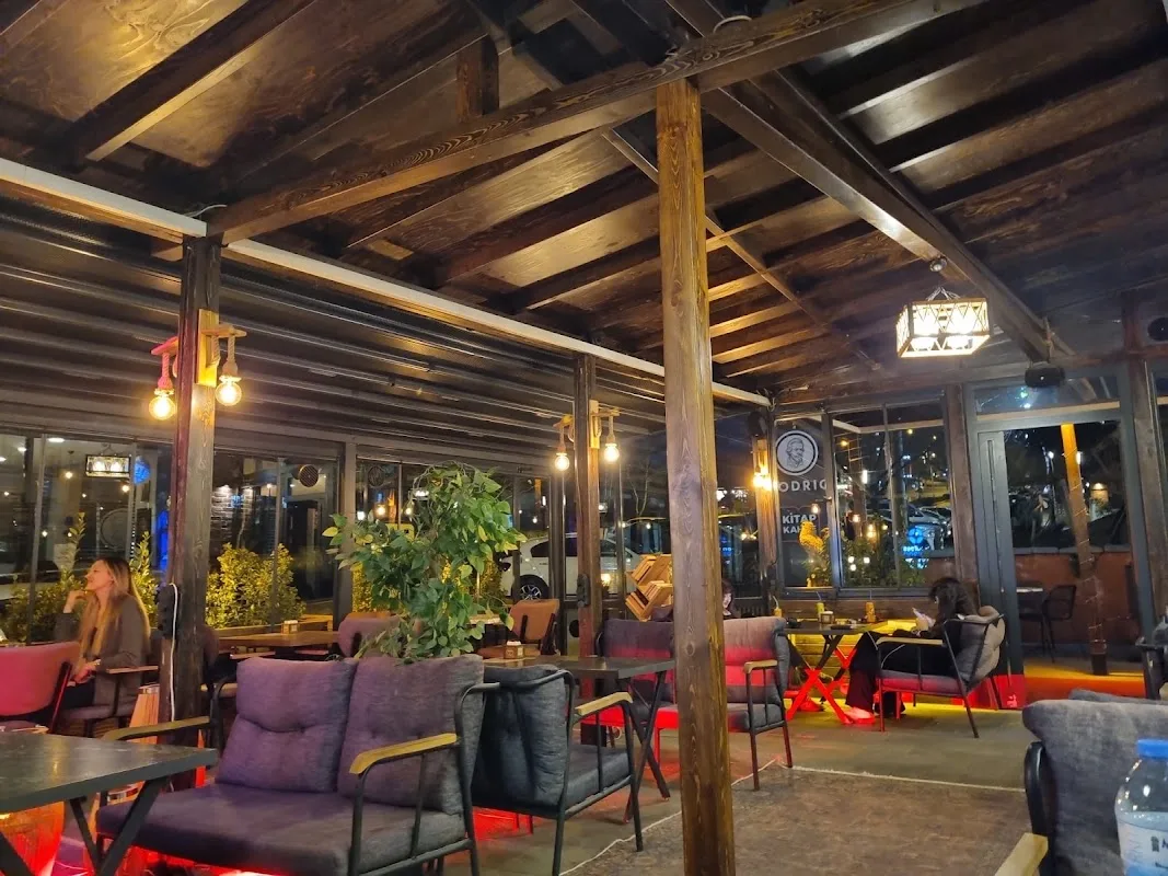 Godric Kitap & Cafe