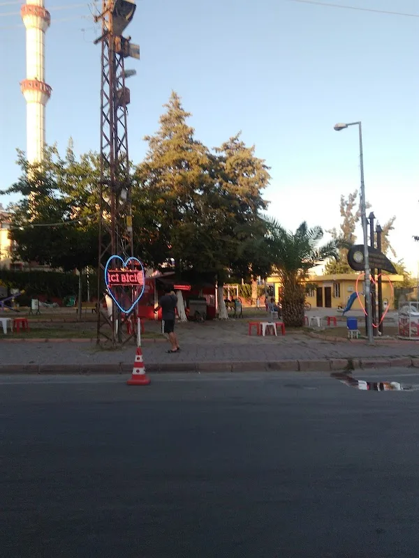 Yunuslu Havuz Çocuk Parkı