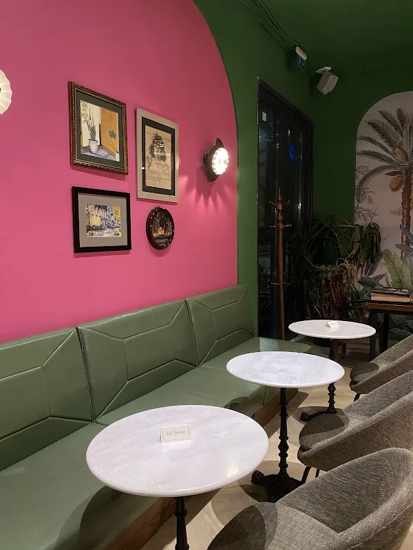 Moose Cafe & Lounge