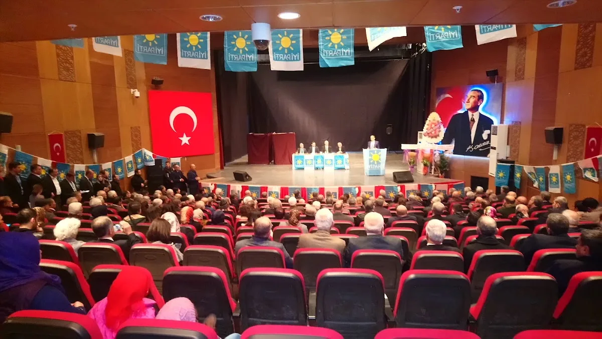 Murat Göğebakan Kültür Merkezi