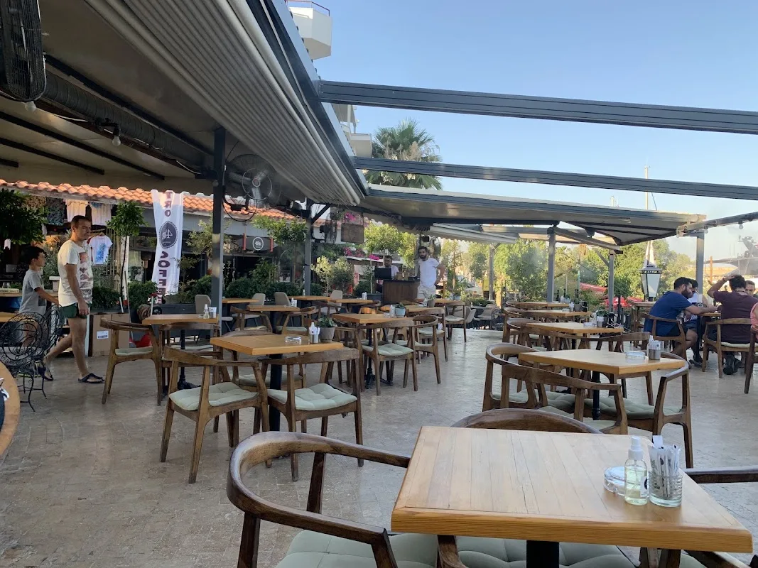 48R Bar & Bistro