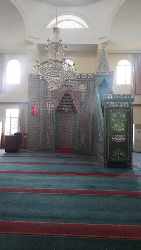 Yüreğir Belediyesi Ptt Evleri Kapalı Semt Pazarı