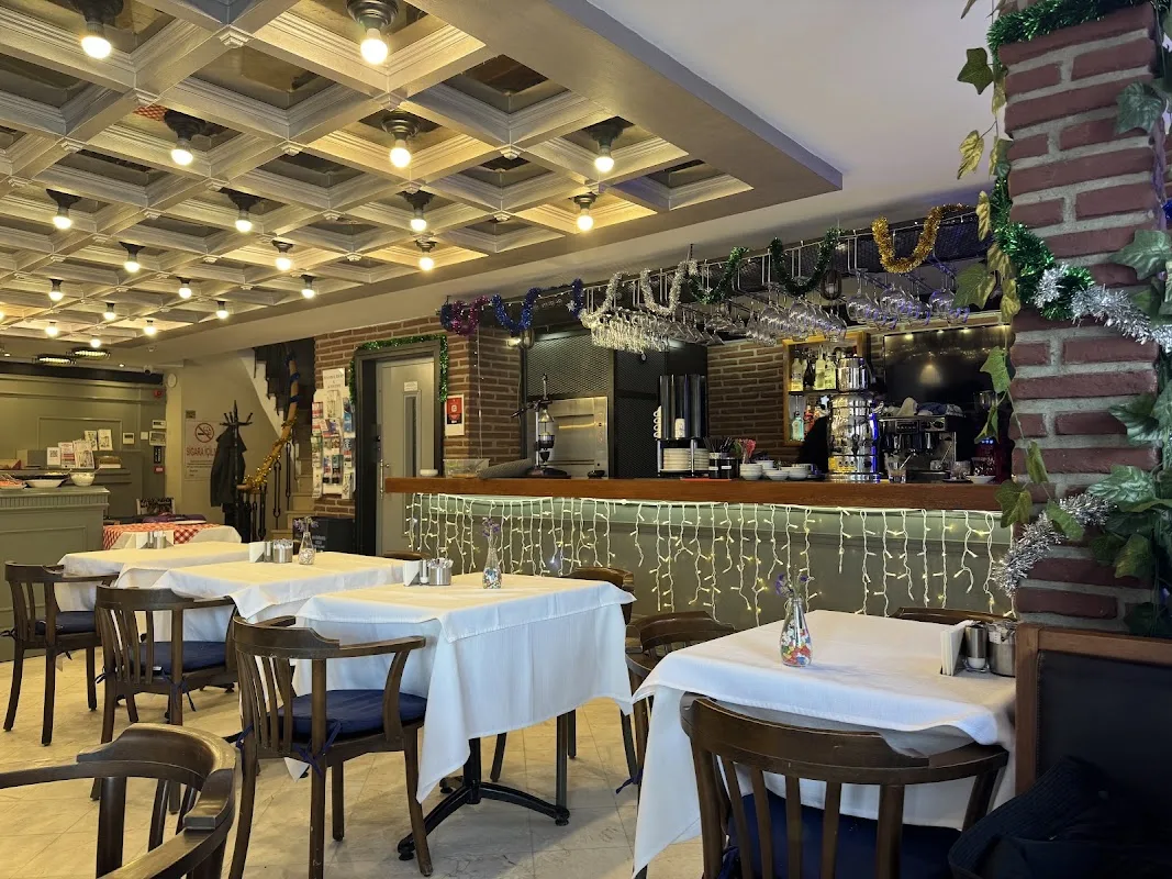Cafe Restaurant