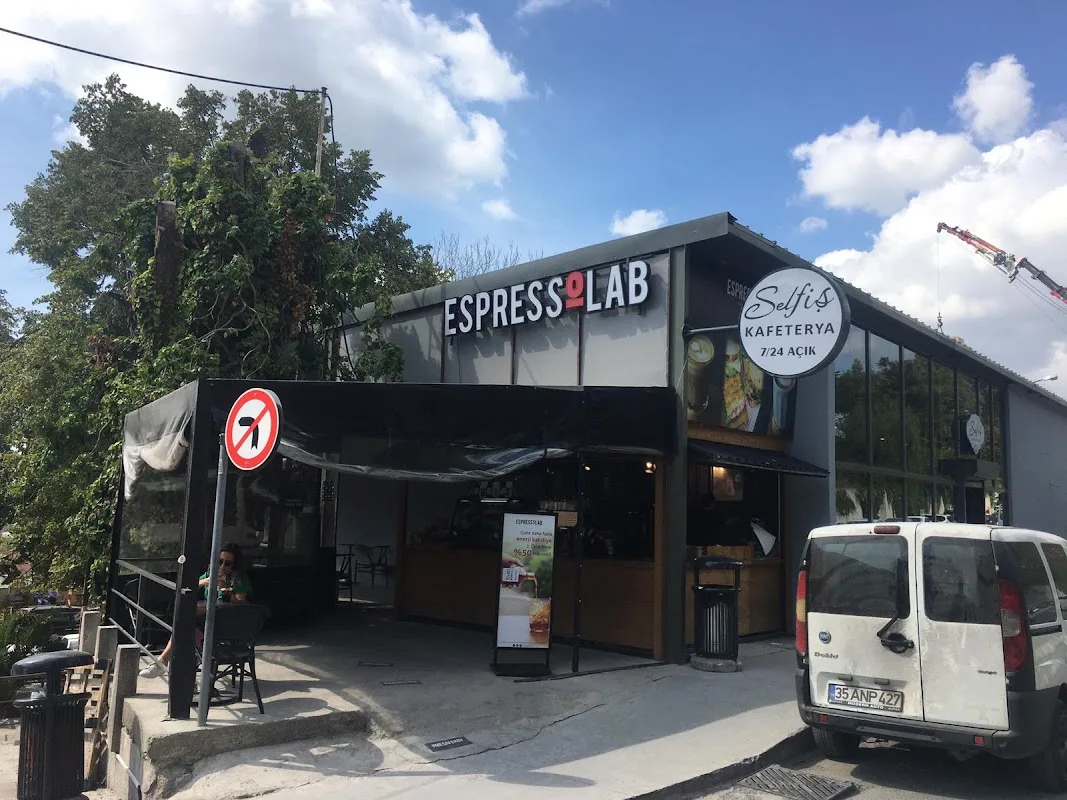 Espressolab İstanbul Üniversitesi Cerrahpaşa Kampüsü
