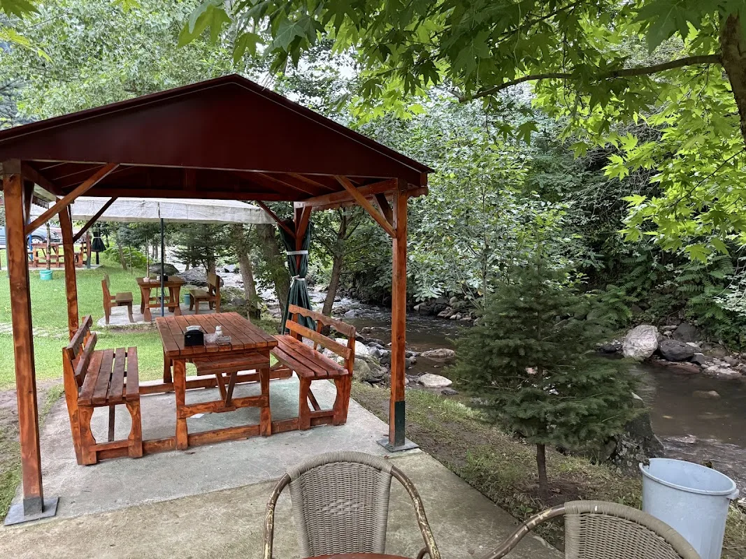 Durmaz Cay Bahcesi Be Alabalik Restorant