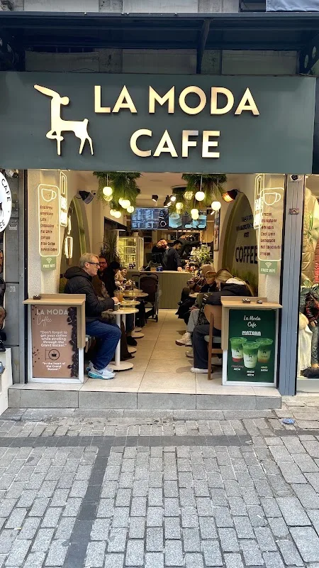 La Moda Cafe & Coffee