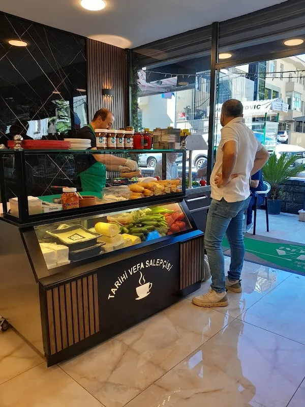 Tarihi Vefa Kahvaltı, Sandviç & Salep
