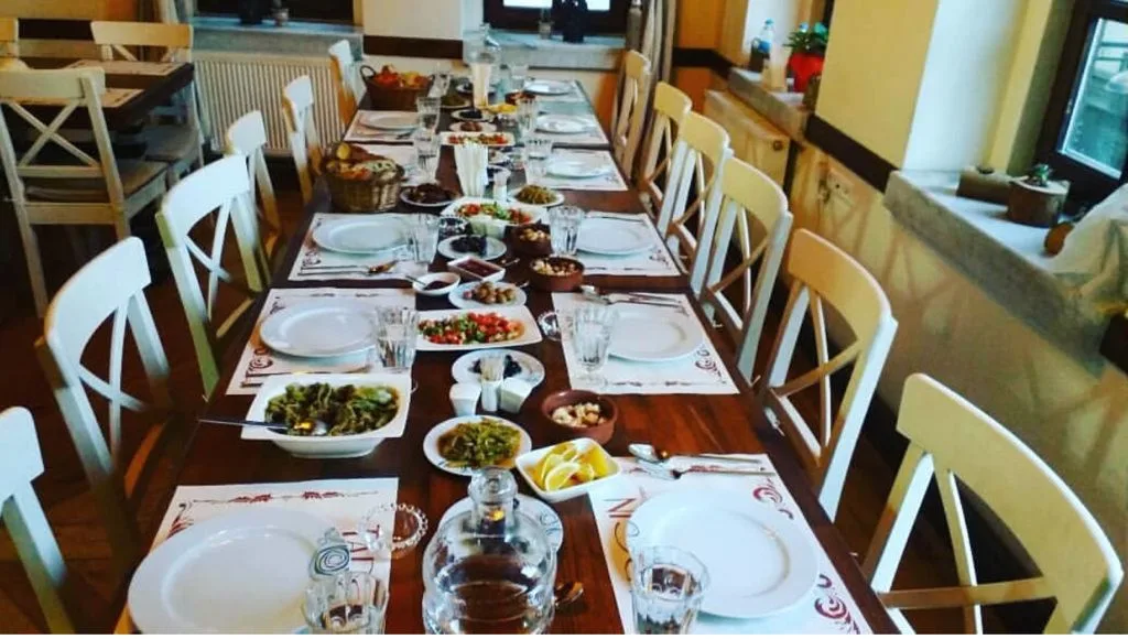 Tarçın Cafe & Günevi
