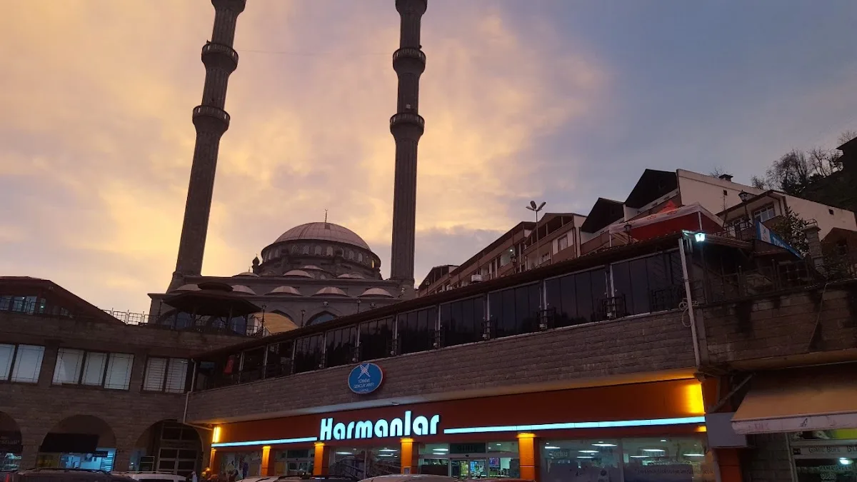 Harmanlar Market