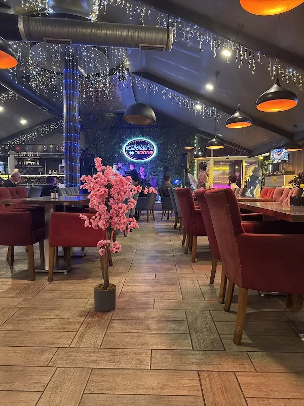kalyan'n sahne & cafe