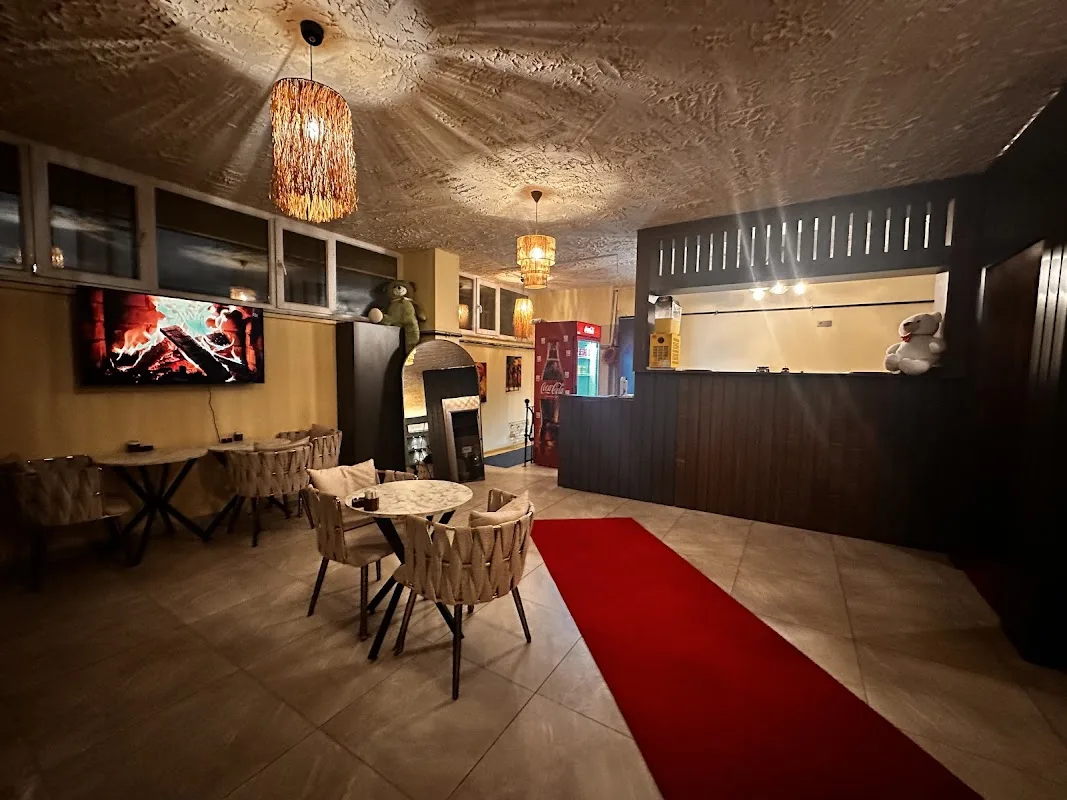 By Pars Arnavutköy Cafe