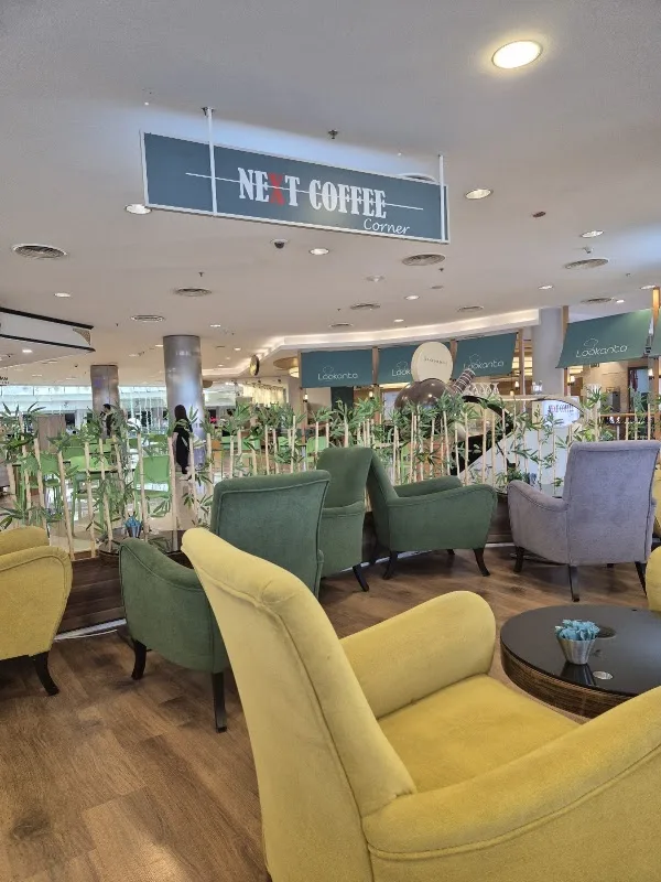 Next Coffee Corner, Kale Center