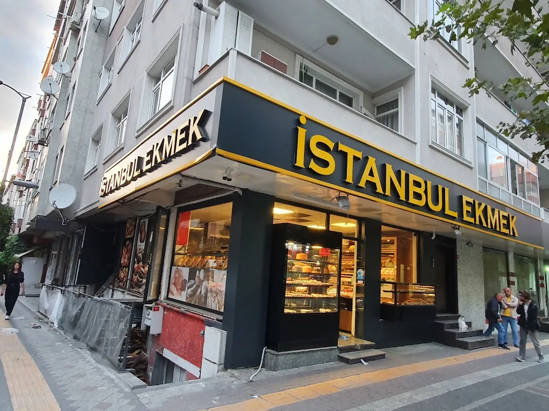 Aytaç Unlu Mamüller Pasta & Cafe