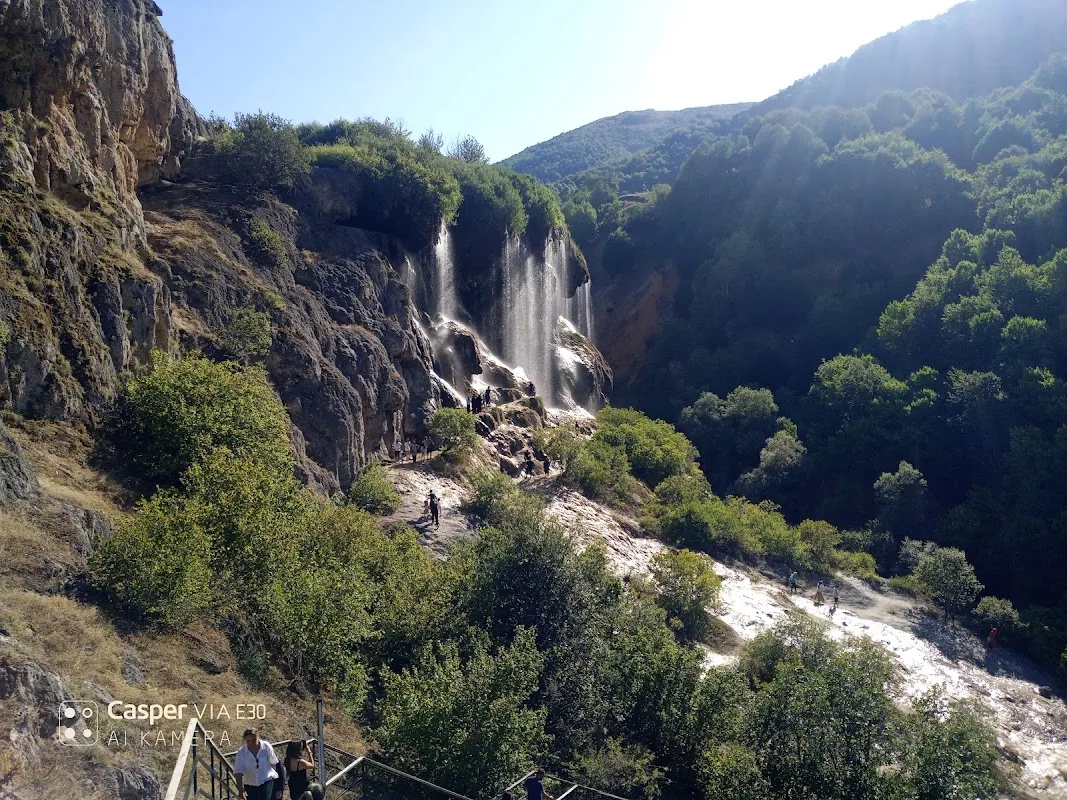 Dipsizgöl Şelalesi