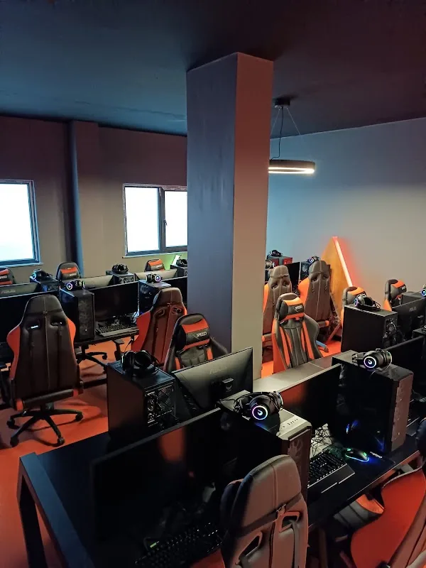EMNIYET INTERNET VE PLAYSTATION CAFE