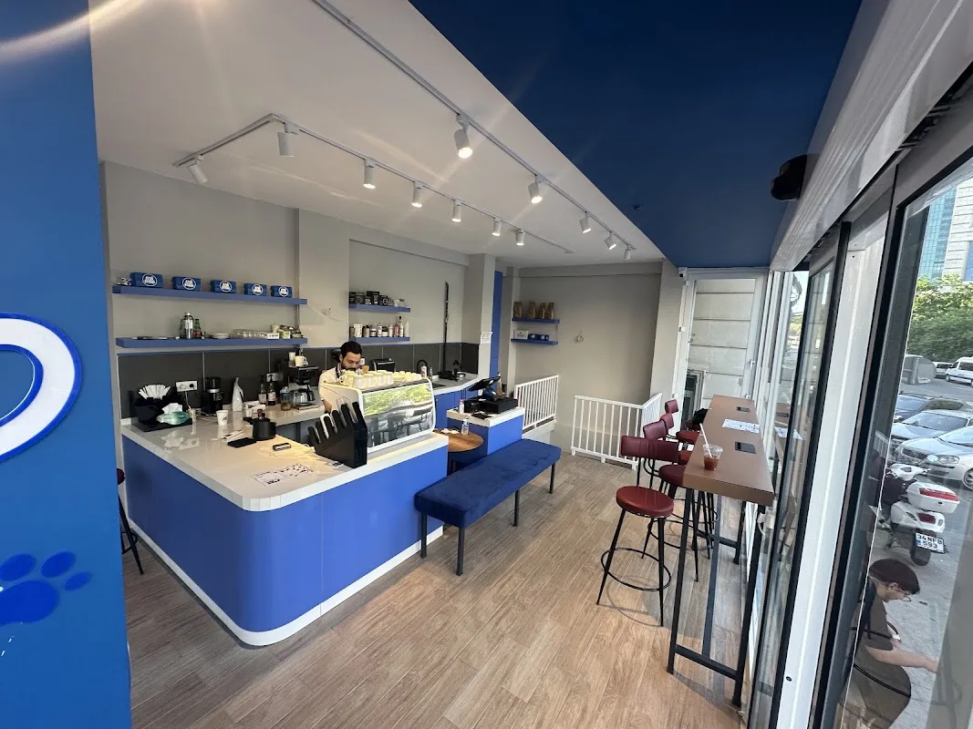 Momoe Cafe
