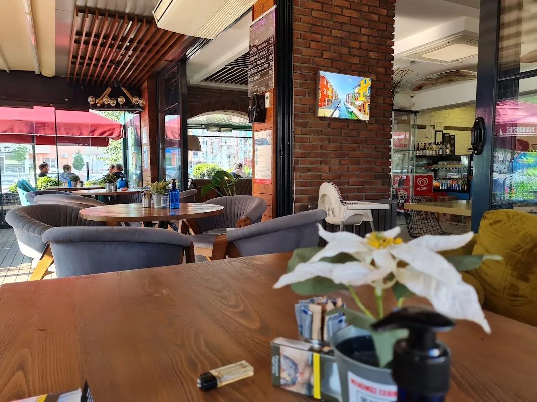 Cafe'M