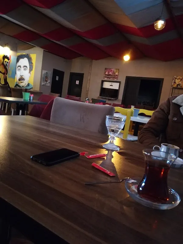 Kahverengi Kafe