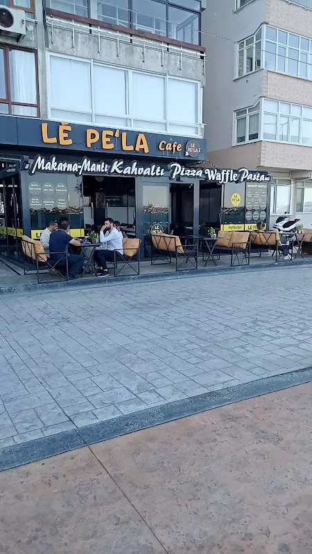 Lé Pe'La Cafe