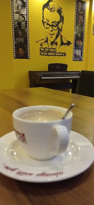 Mazi Cafe & Bistro