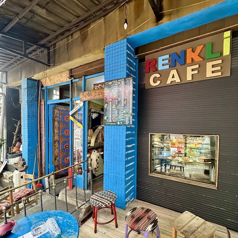 Renkli kafe