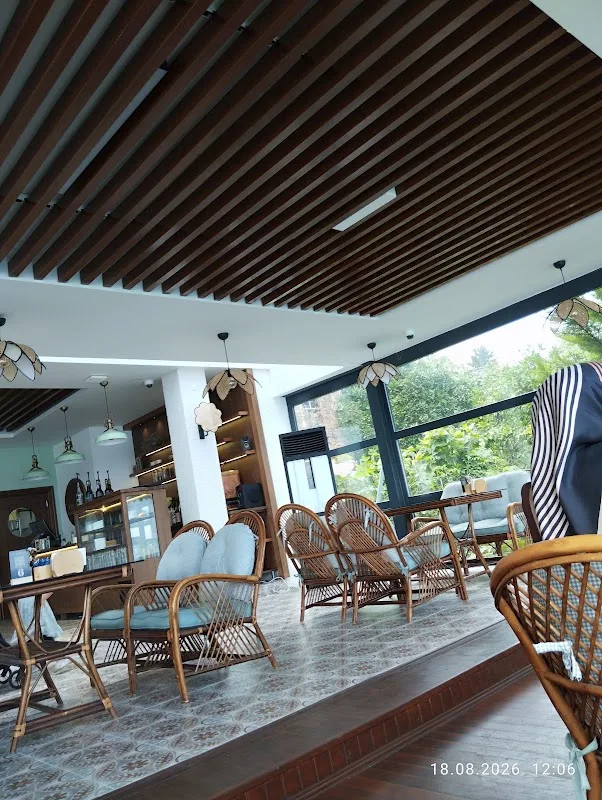 Melin Cafe & Restaurant