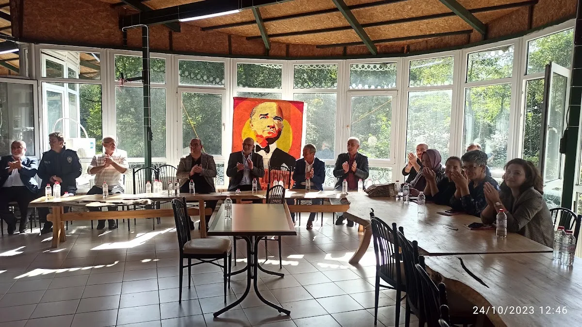 Nuhoğlu Vakfı Hayrat Kitap Cafe