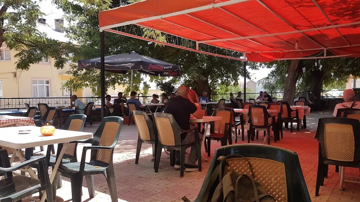 Şahin Çiçek Aile Çay Bahçesi