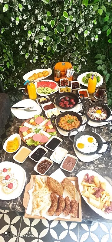 the secret garden cafe uşak
