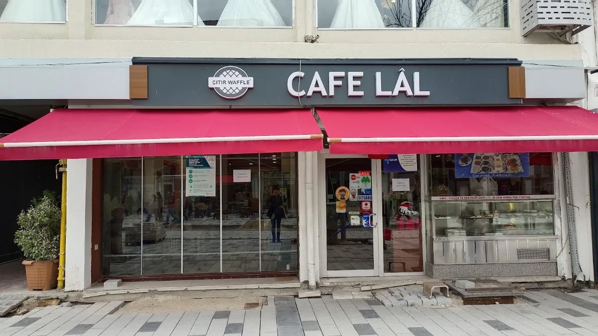 Cafe Lal