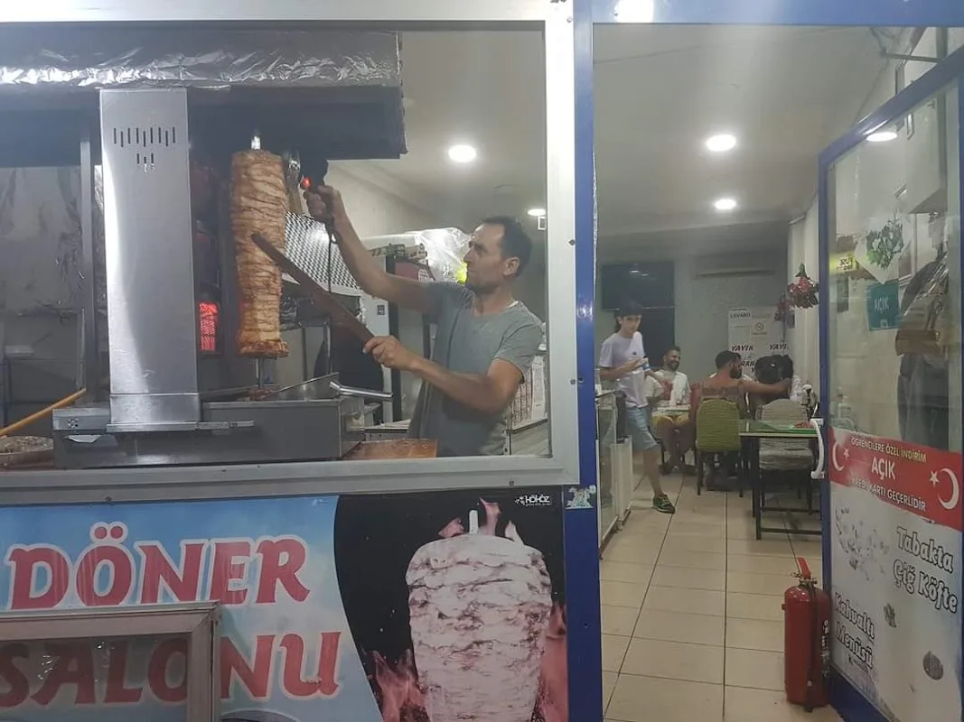 Keklik döner çiğ köfte ve çorba salonu