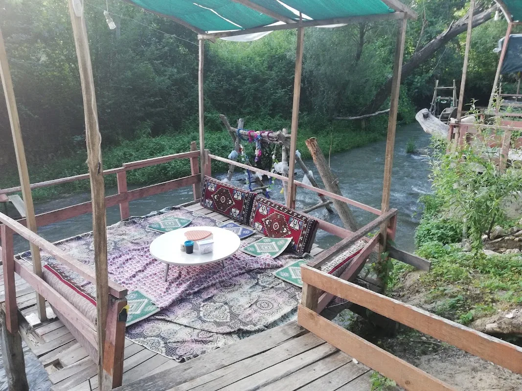 Nehir restorant