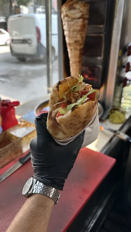 Çınaraltı Döner Salonu