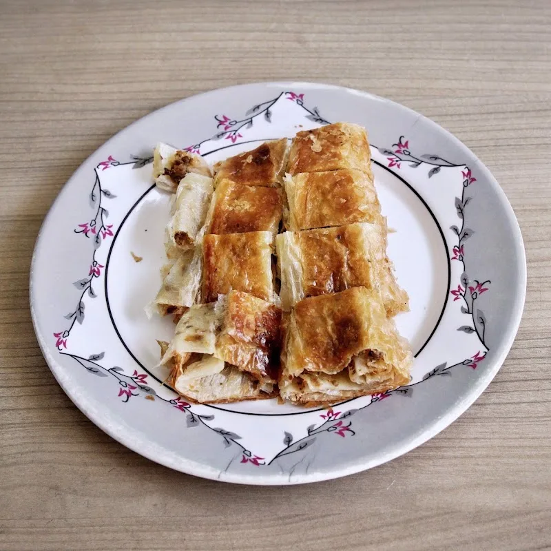 Öz sarıyer börek ve cafe cüneyt usta