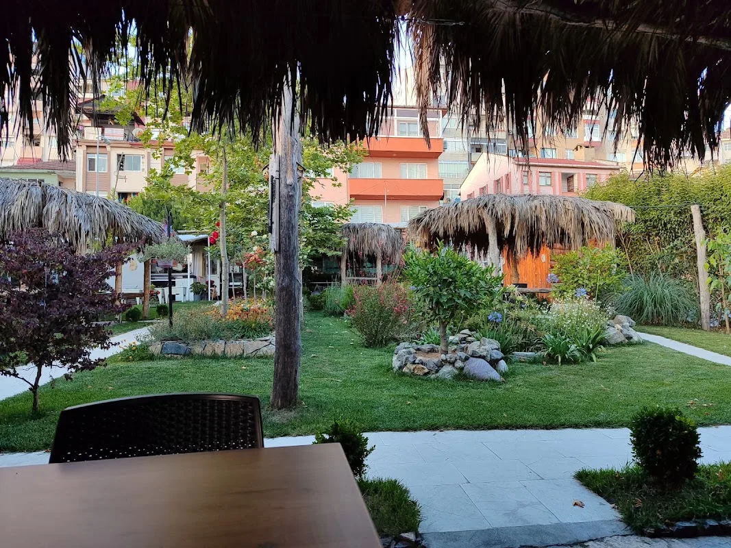 Tatlı Bahçe Botanik Cafe