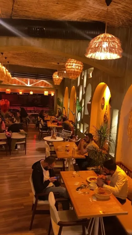 Leina Coffee & Lounge