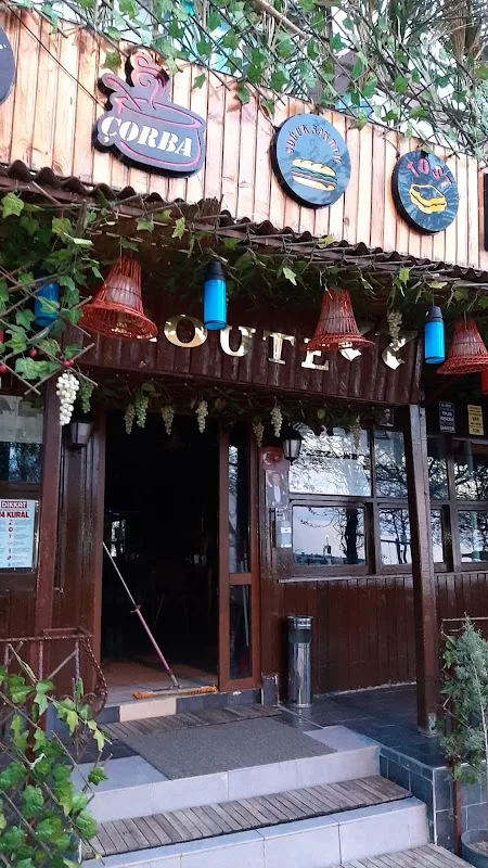 Route 77 Cafe & Restoran