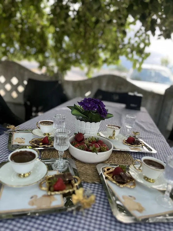 Bi mola Cafe