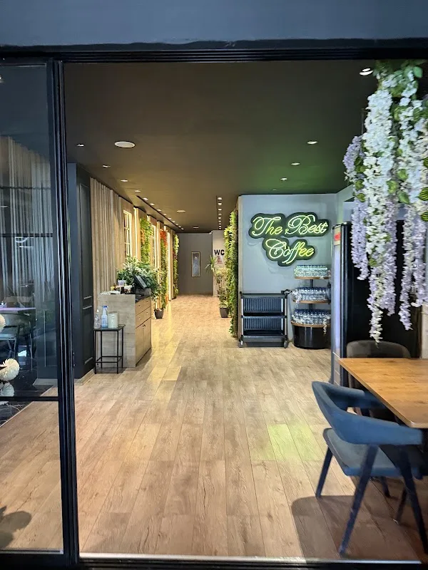 Q3 Lounge
