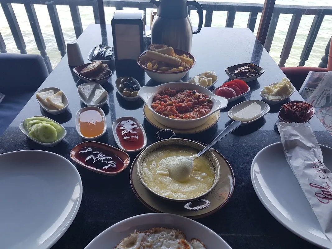 Lâl Cafe / Hookah