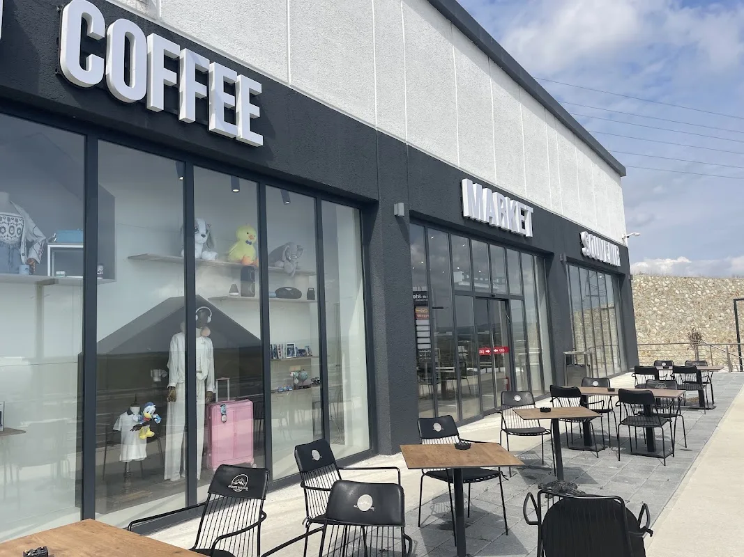 Monte Bianco Coffee & Sandwiches