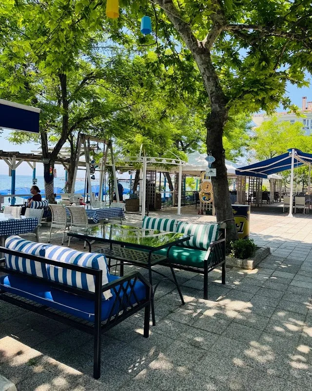 Majestic Restaurant & Cafe