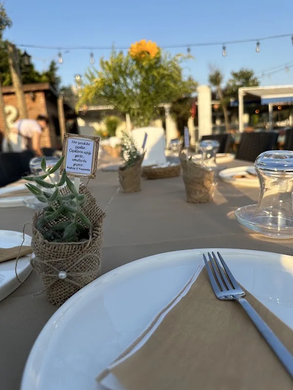 Kıyı Cafe