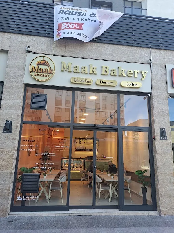 Maak Bakery