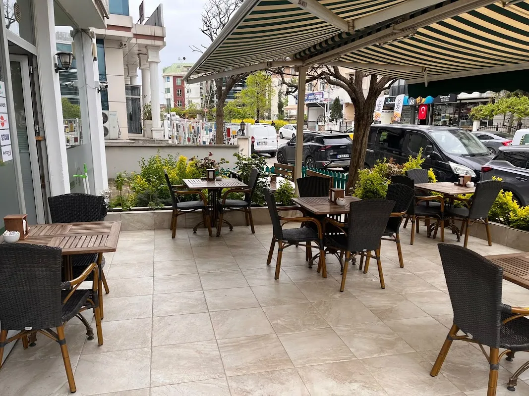 Tomurcuk Cafe